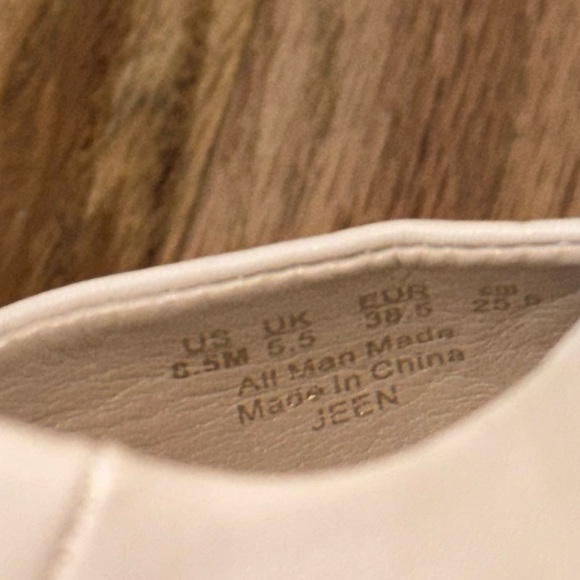 Franco Sarto - Pointed Toe Kitten Heel - Block Heel - Sz 8.5 - Picture 4 of 5